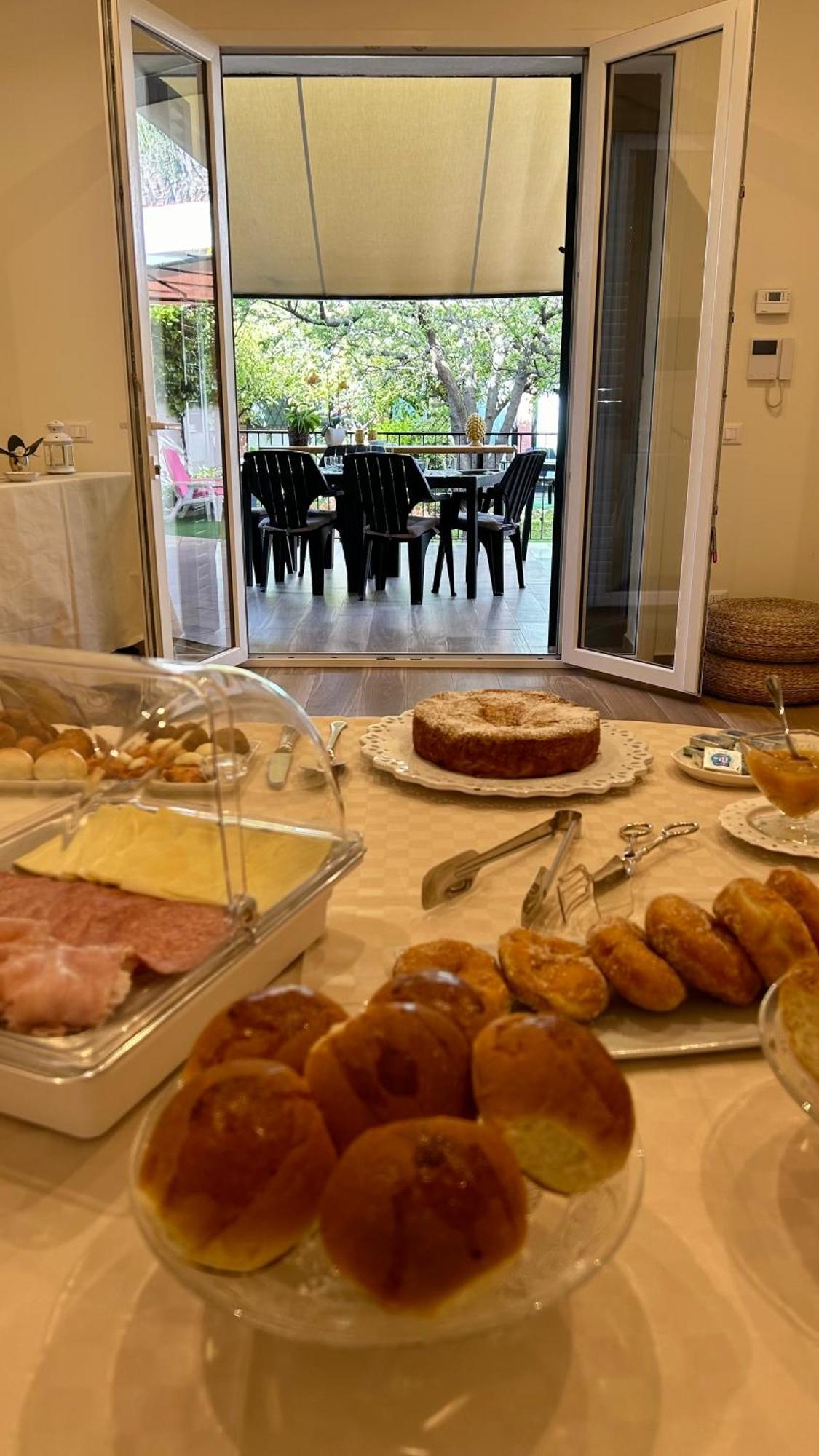 Alemar Bed & Breakfast Мондело Екстериор снимка